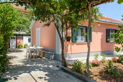 Lägenheter Kuća za odmor Mirjana 4+1